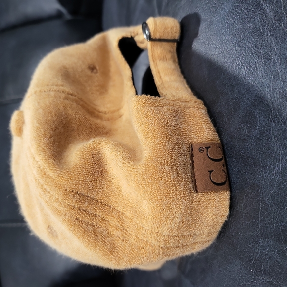 Soft Bull Cap - Picture 4 of 4